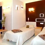 Saint Hotel 2*