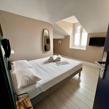 Saint Hotel 2*